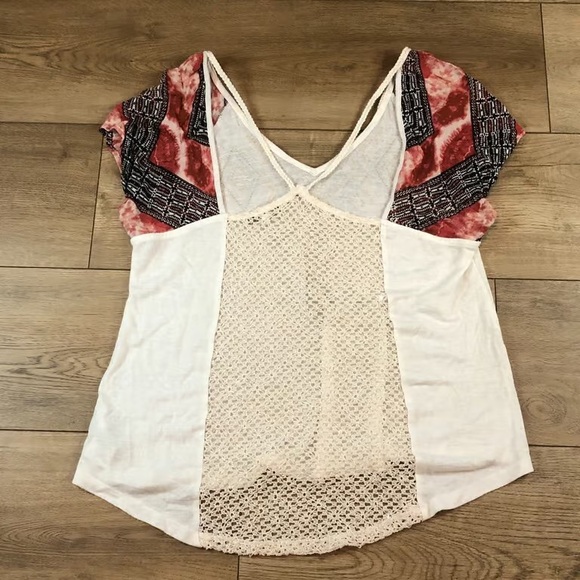 Women's White and Red Patterned Top - Picture 2 of 7